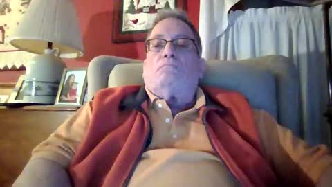 Snapshot of brubar chatting on 10.24.25 brubar online show from 10.24.25