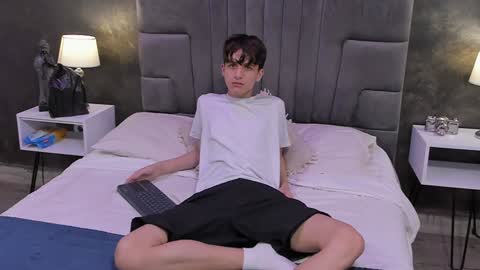 Bruce Hans online show from 02.07.25