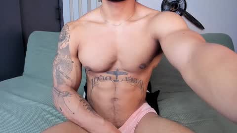 Snapshot of bruce_roldan chatting on 01.11.25 bruce roldan online show from 01.11.25