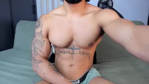 Snapshot of bruce_roldan chatting on 03.07.25 bruce roldan online show from 03.07.25