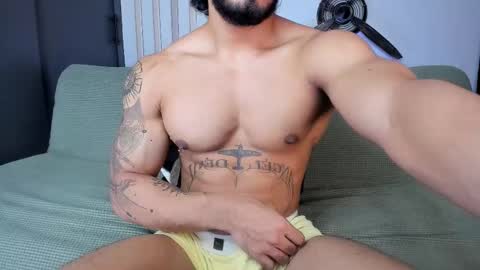 Snapshot of bruce_roldan chatting on 03.09.25 bruce roldan online show from 03.09.25