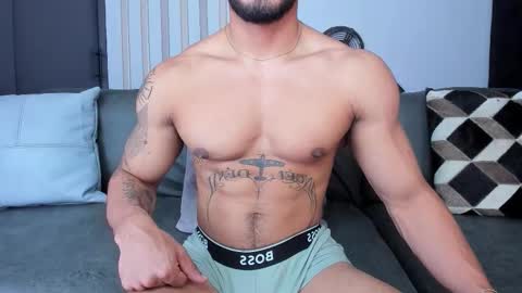 Snapshot of bruce_roldan chatting on 10.10.25 bruce roldan online show from 10.10.25