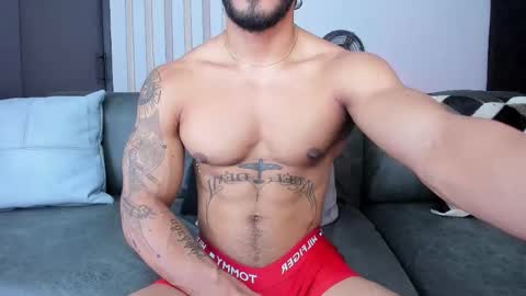 Snapshot of bruce_roldan chatting on 10.10.25 bruce roldan online show from 10.10.25