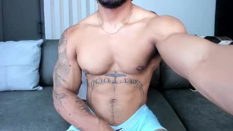 Snapshot of bruce_roldan chatting on 10.28.25 bruce roldan online show from 10.28.25