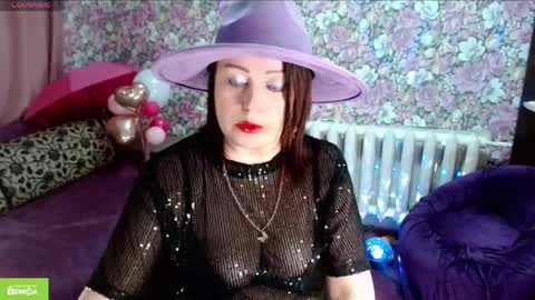 Snapshot of brunette7786 chatting on 04.13.26 Julia online show from 04.13.26