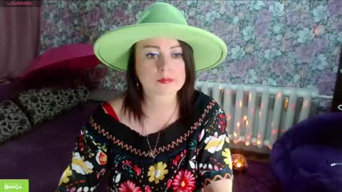 Snapshot of brunette7786 chatting on 05.24.26 Julia online show from 05.24.26