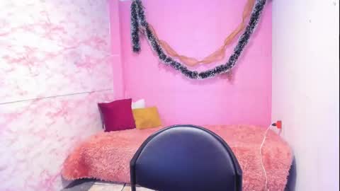 Snapshot of brunette_sasha chatting on 12.29.24 Sasha Brunette online show from 12.29.24