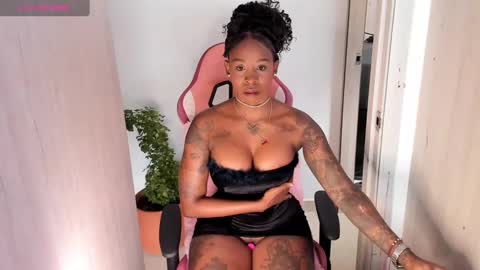 Snapshot of brunettklaryss chatting on 02.16.25 Brenda online show from 02.16.25