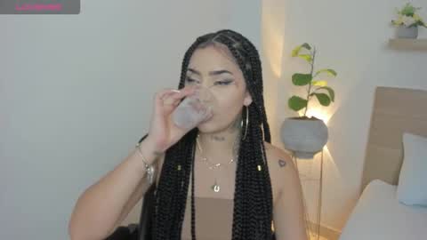 Snapshot of brunna_smith chatting on 12.18.25 B R U N A online show from 12.18.25