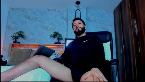 Andres Suarez online show from 03.12.25