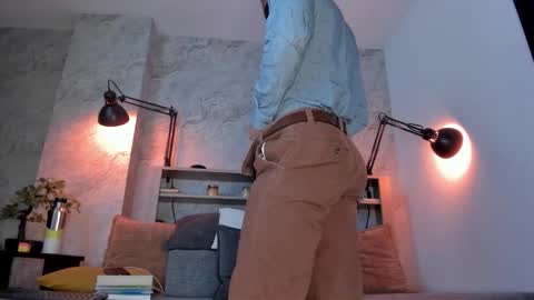 Snapshot of bruno_woods chatting on 12.19.25 Andres Suarez online show from 12.19.25