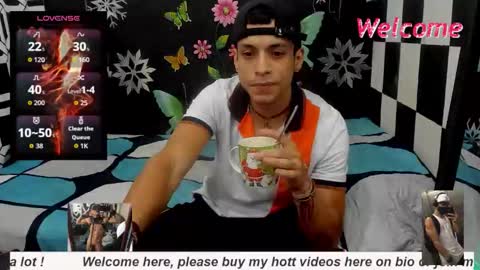 Snapshot of brunocuttie94 chatting on 10.20.25 Join my fan club here 150 tokens a month online show from 10.20.25