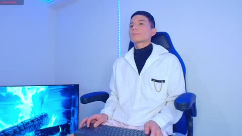 Snapshot of bryam_hot chatting on 02.01.25 BRYAM INDEPENDENT MODEL online show from 02.01.25