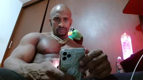 Enjoy the best muscle straws   online show from 02.21.25