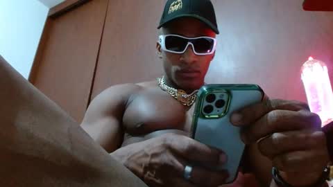 Enjoy the best muscle straws   online show from 03.09.25