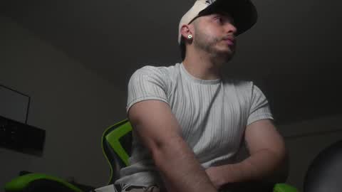 Snapshot of bryanncan01 chatting on 04.05.26 Bryannsex online show from 04.05.26