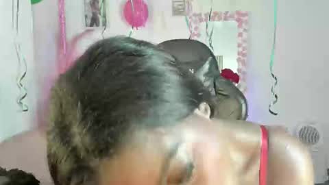 hot online show from 04.25.26
