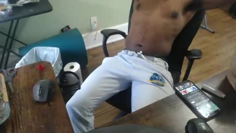 Snapshot of btd313 chatting on 10.25.25 btd313 online show from 10.25.25