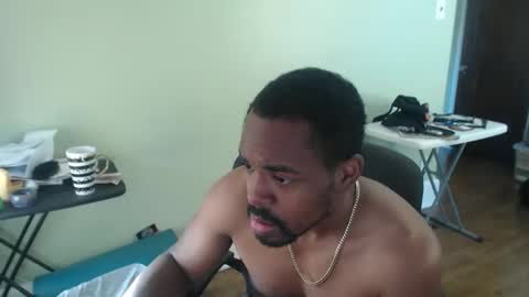 Snapshot of btd313 chatting on 10.28.25 btd313 online show from 10.28.25