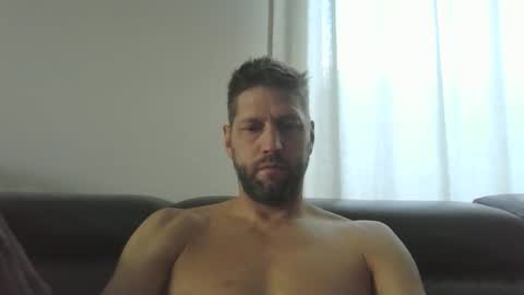 bubblebee1982 online show from 09.13.25