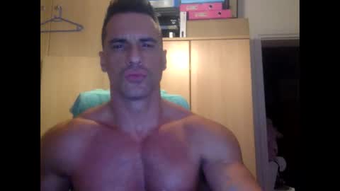 bubblemaleass35 online show from 11.19.25