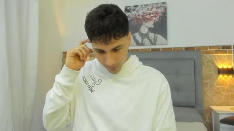 Buddy Whitte online show from 02.12.25