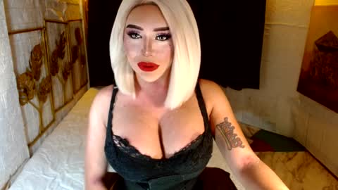 Lucienne online show from 09.10.25