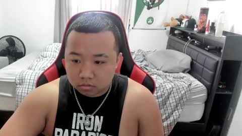 Snapshot of buffsexyman24 chatting on 02.21.25 buffsexyman24 online show from 02.21.25