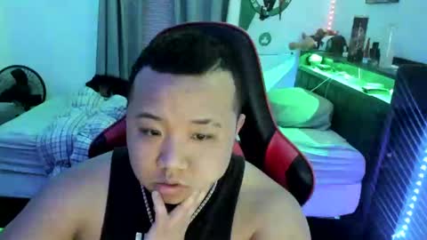 Snapshot of buffsexyman24 chatting on 02.22.25 buffsexyman24 online show from 02.22.25