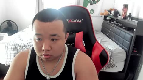 Snapshot of buffsexyman24 chatting on 02.24.25 buffsexyman24 online show from 02.24.25