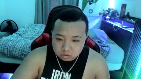 Snapshot of buffsexyman24 chatting on 02.24.25 buffsexyman24 online show from 02.24.25