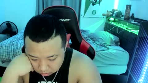 Snapshot of buffsexyman24 chatting on 02.25.25 buffsexyman24 online show from 02.25.25