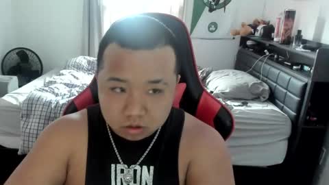 Snapshot of buffsexyman24 chatting on 02.25.25 buffsexyman24 online show from 02.25.25