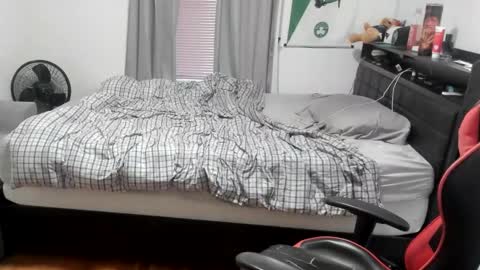 Snapshot of buffsexyman24 chatting on 02.27.25 buffsexyman24 online show from 02.27.25