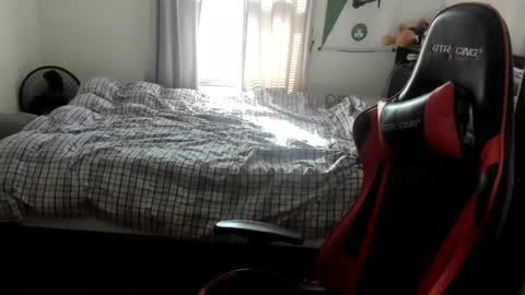 Snapshot of buffsexyman24 chatting on 02.28.25 buffsexyman24 online show from 02.28.25