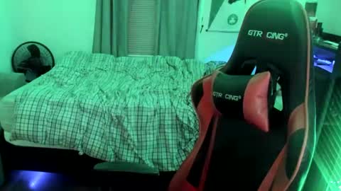 Snapshot of buffsexyman24 chatting on 03.01.25 buffsexyman24 online show from 03.01.25