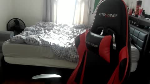 Snapshot of buffsexyman24 chatting on 03.01.25 buffsexyman24 online show from 03.01.25