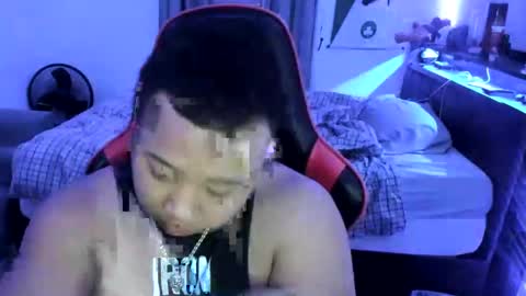 Snapshot of buffsexyman24 chatting on 03.04.25 buffsexyman24 online show from 03.04.25