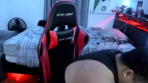 Snapshot of buffsexyman24 chatting on 03.05.25 buffsexyman24 online show from 03.05.25