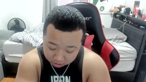 Snapshot of buffsexyman24 chatting on 03.05.25 buffsexyman24 online show from 03.05.25