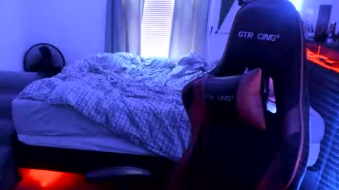 Snapshot of buffsexyman24 chatting on 03.10.25 buffsexyman24 online show from 03.10.25