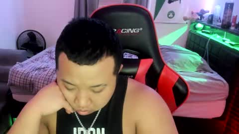 Snapshot of buffsexyman24 chatting on 03.10.25 buffsexyman24 online show from 03.10.25