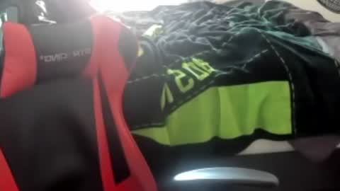 Snapshot of buffsexyman24 chatting on 01.13.26 buffsexyman24 online show from 01.13.26