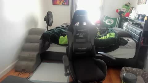 Snapshot of buffsexyman24 chatting on 02.05.26 buffsexyman24 online show from 02.05.26