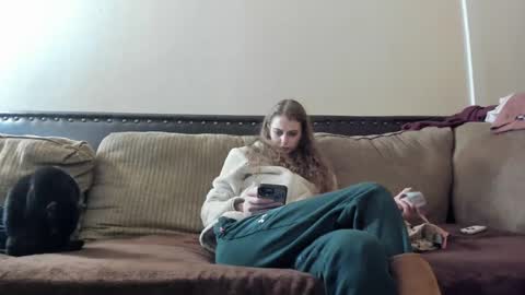Snapshot of buffybarloe chatting on 02.18.25 Buffy online show from 02.18.25