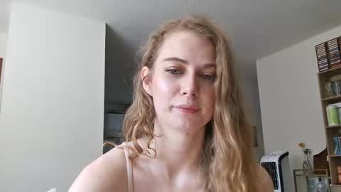 Snapshot of buffybarloe chatting on 03.20.26 Buffy online show from 03.20.26