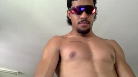 Snapshot of bulaboy27 chatting on 01.06.25 meaty man online show from 01.06.25