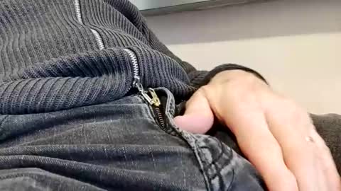 Snapshot of bulkyboners chatting on 12.08.24 ejaculation for 250 online show from 12.08.24