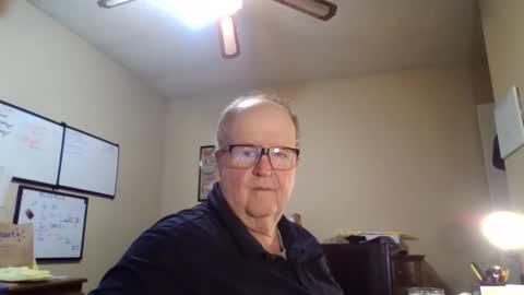 Snapshot of bullfrogg5050 chatting on 12.04.25 bullfrogg5050 online show from 12.04.25