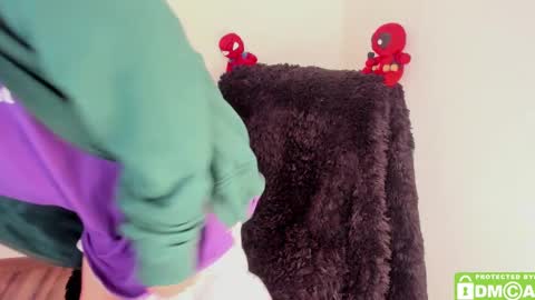 Snapshot of bumblubee chatting on 12.23.24 Tonny online show from 12.23.24